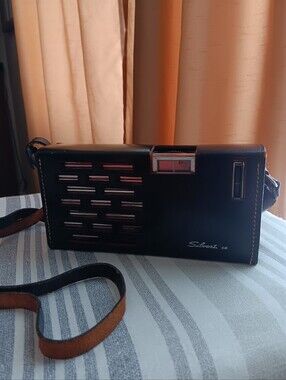 1950s-60s Vtg Silvertone Transistor AM Radio W/ Leather Case    READ
